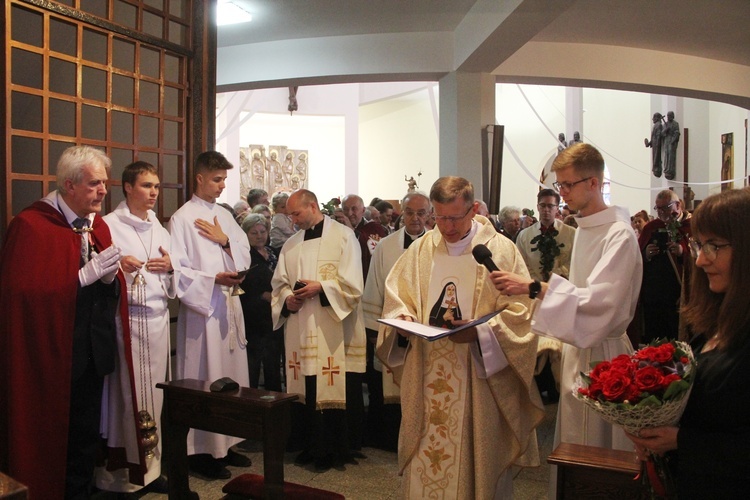 Bochnia. Wprowadzanie relikwii św. Rity do kościoła św. Pawła