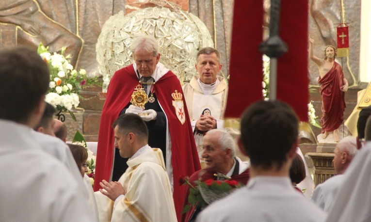 Bochnia. Wprowadzanie relikwii św. Rity do kościoła św. Pawła