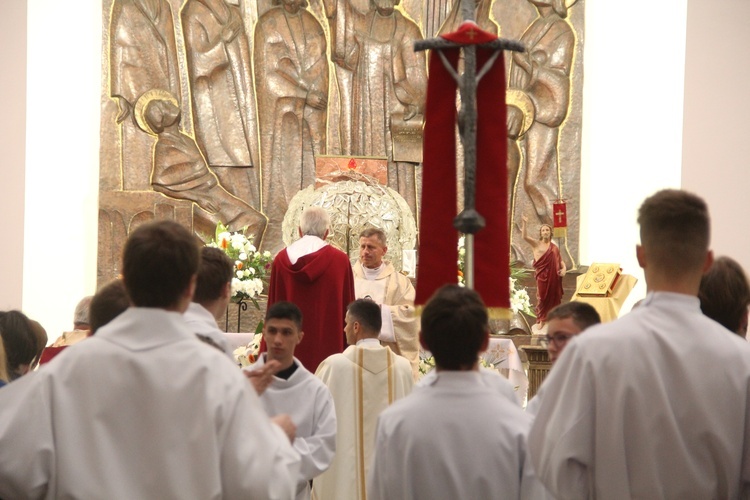 Bochnia. Wprowadzanie relikwii św. Rity do kościoła św. Pawła