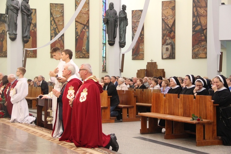 Bochnia. Wprowadzanie relikwii św. Rity do kościoła św. Pawła