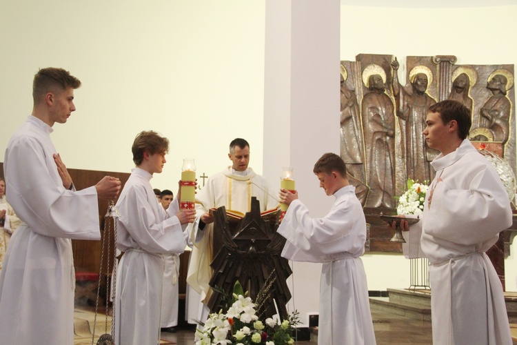 Bochnia. Wprowadzanie relikwii św. Rity do kościoła św. Pawła