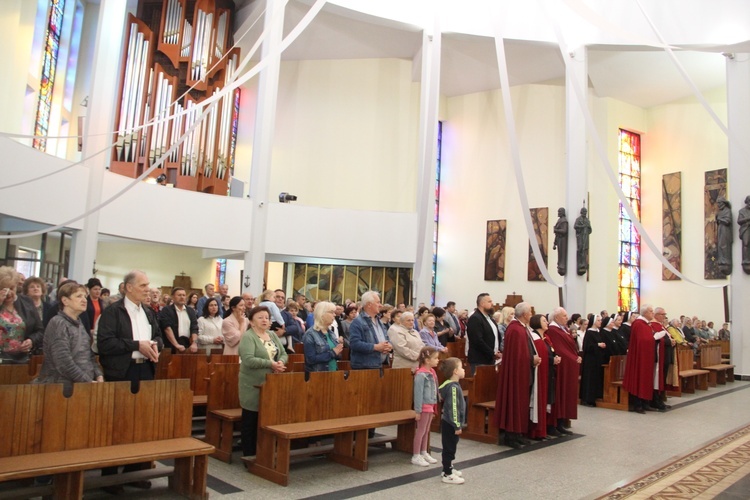 Bochnia. Wprowadzanie relikwii św. Rity do kościoła św. Pawła