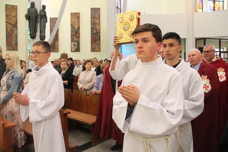 Bochnia. Wprowadzanie relikwii św. Rity do kościoła św. Pawła