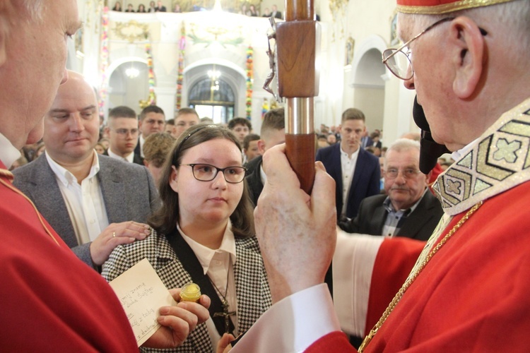 Bierzmowanie w kościele św. Jakuba w Tuchowie