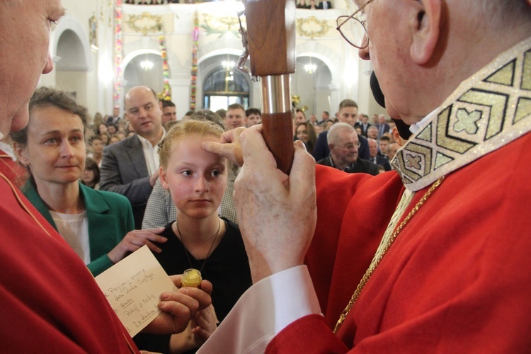 Bierzmowanie w kościele św. Jakuba w Tuchowie