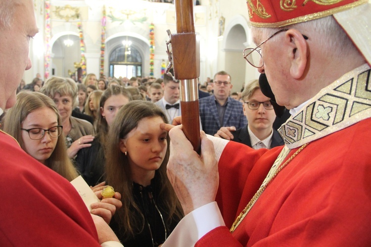 Bierzmowanie w kościele św. Jakuba w Tuchowie