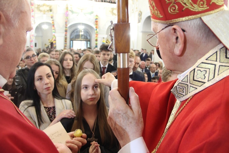 Bierzmowanie w kościele św. Jakuba w Tuchowie