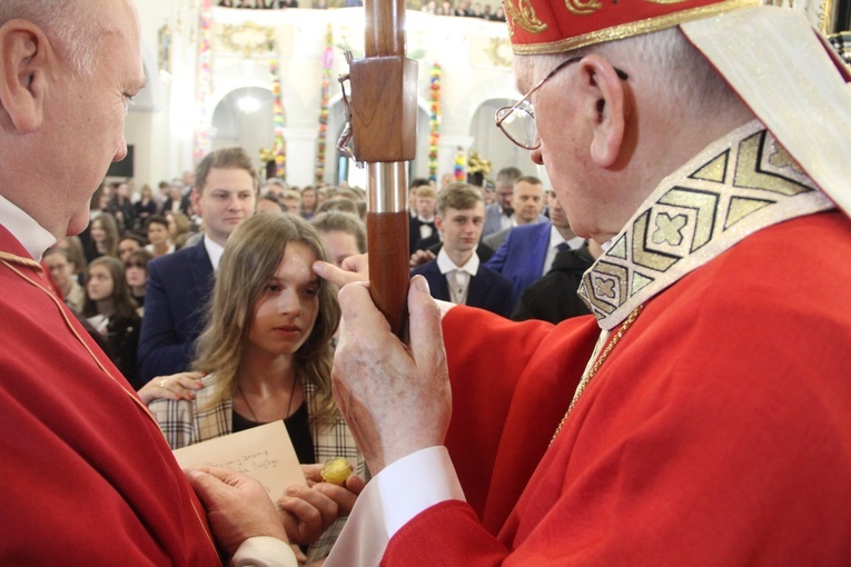 Bierzmowanie w kościele św. Jakuba w Tuchowie