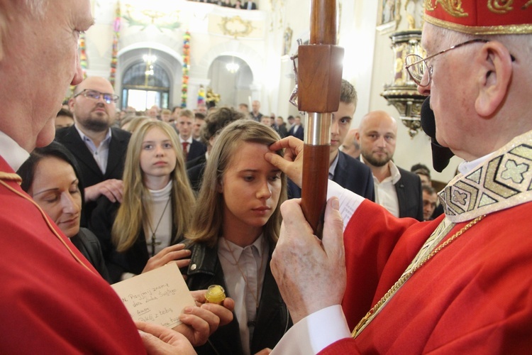 Bierzmowanie w kościele św. Jakuba w Tuchowie