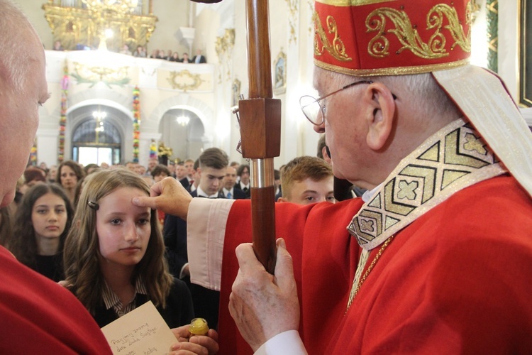 Bierzmowanie w kościele św. Jakuba w Tuchowie