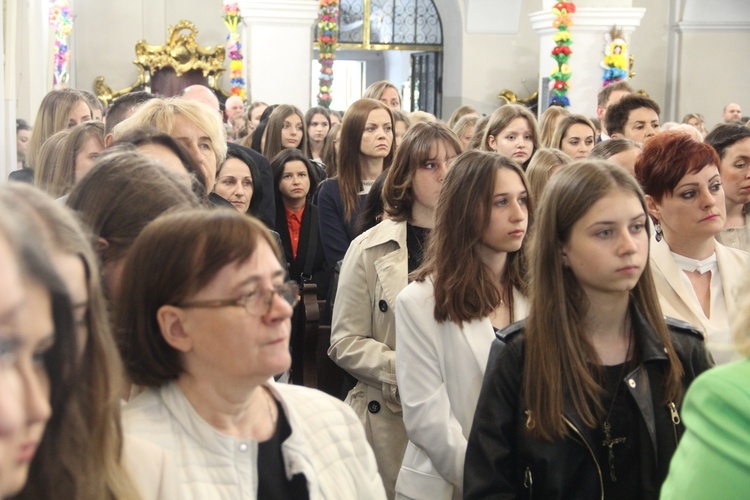 Bierzmowanie w kościele św. Jakuba w Tuchowie