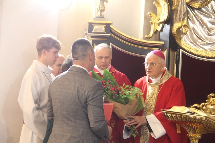 Bierzmowanie w kościele św. Jakuba w Tuchowie