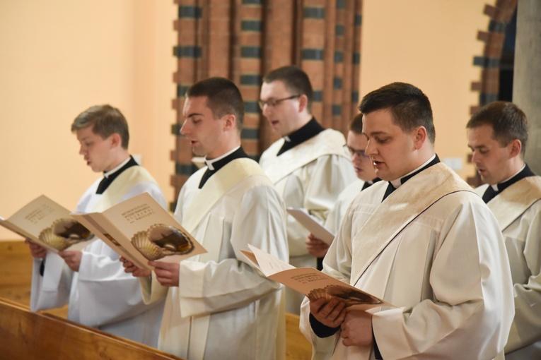 ​Wczoraj złożyli wyznanie wiary, dziś przyjmą święcenia prezbiteratu