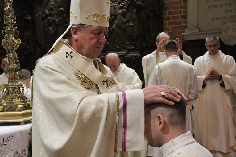 Chwała Panu za nowych prezbiterów!