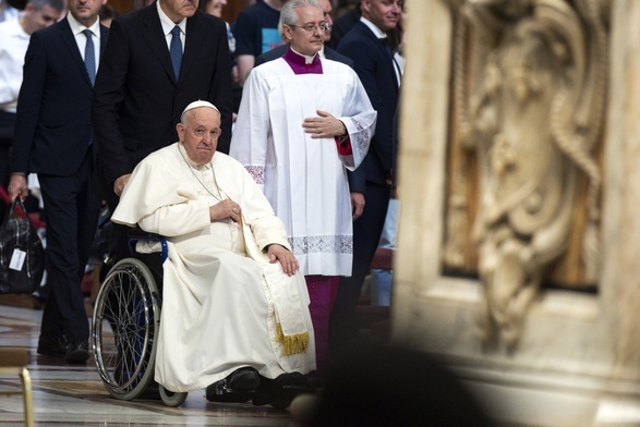 Franciszek powierzył świat Duchowi Świętemu 