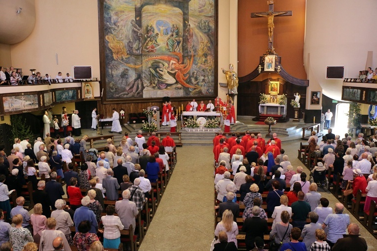 Odpust w parafii pw. Ducha Świętego i 40-lecie kapłaństwa ks. Andrzeja Nicałka