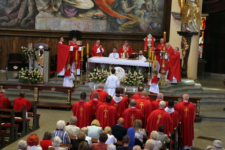 Odpust w parafii pw. Ducha Świętego i 40-lecie kapłaństwa ks. Andrzeja Nicałka