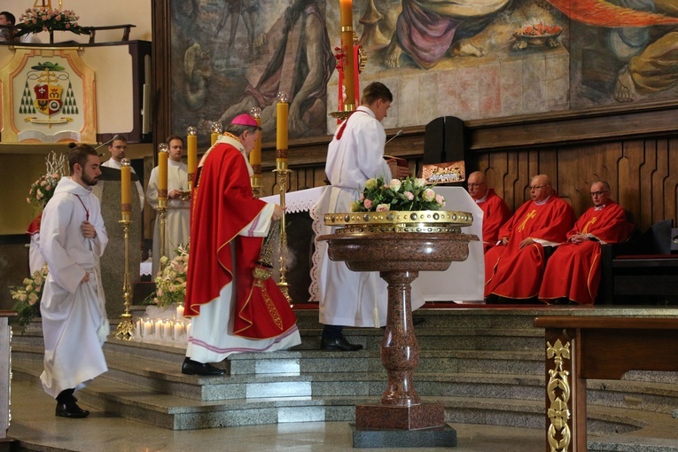 Odpust w parafii pw. Ducha Świętego i 40-lecie kapłaństwa ks. Andrzeja Nicałka