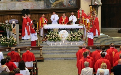 Kapłan całym sobą zanurzony w świecie Bożym i ludzkim