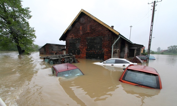 Po Włoszech powodzie nawiedzają Hiszpanię