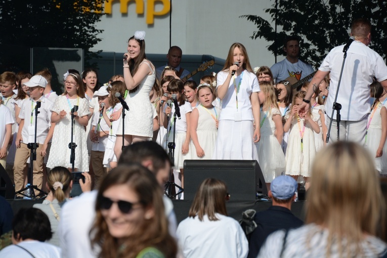 Dziecięcy Koncert Uwielbienia