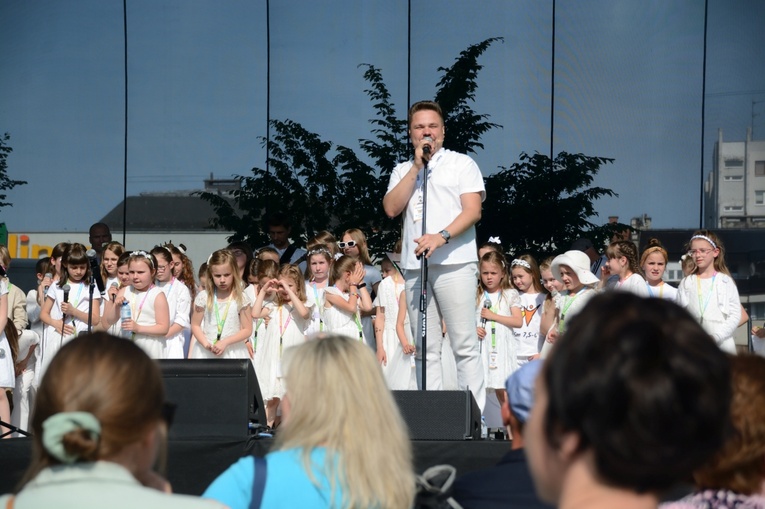 Dziecięcy Koncert Uwielbienia