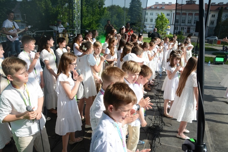 Dziecięcy Koncert Uwielbienia