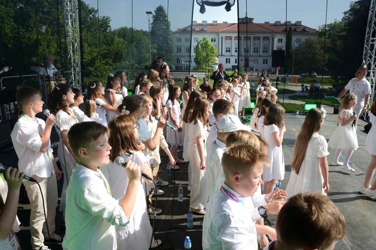 Dziecięcy Koncert Uwielbienia