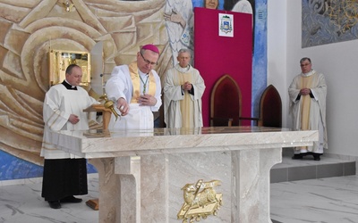 Poświęcenie kościoła w Gdyni-Wiczlinie