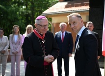 Biskup Edward Dajczak otrzymał odznaczenie od prezydenta Andrzeja Dudy
