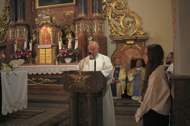 Koronacja kapliczek Pielgrzymującej Matki Bożej w Cisku