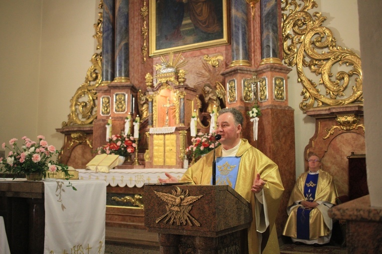 Koronacja kapliczek Pielgrzymującej Matki Bożej w Cisku