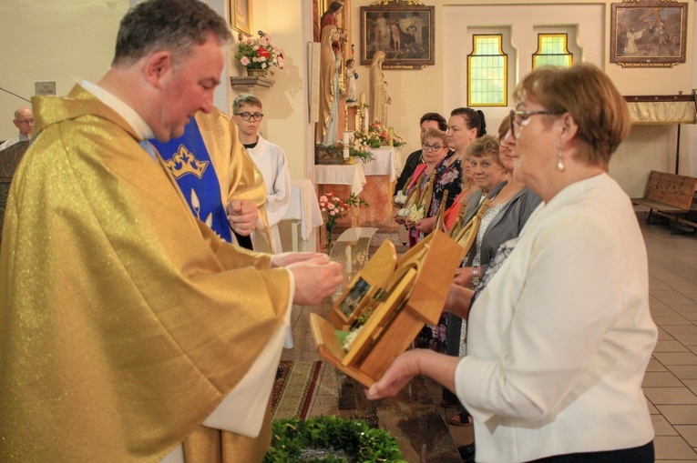 Koronacja kapliczek Pielgrzymującej Matki Bożej w Cisku