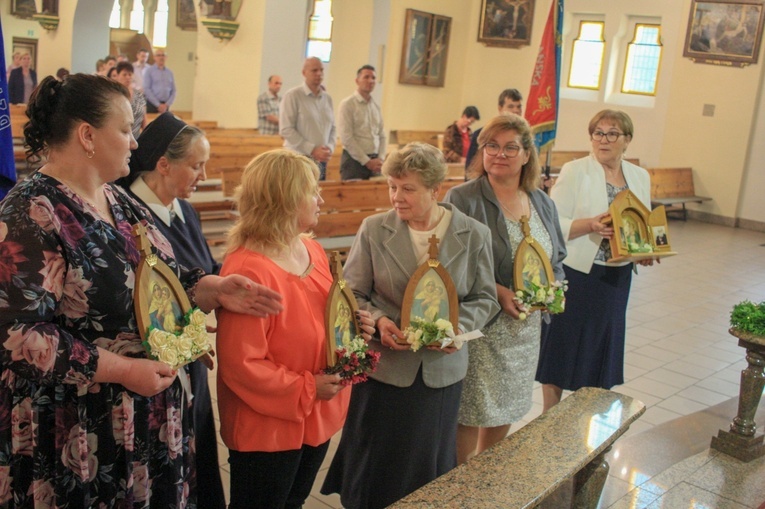 Koronacja kapliczek Pielgrzymującej Matki Bożej w Cisku