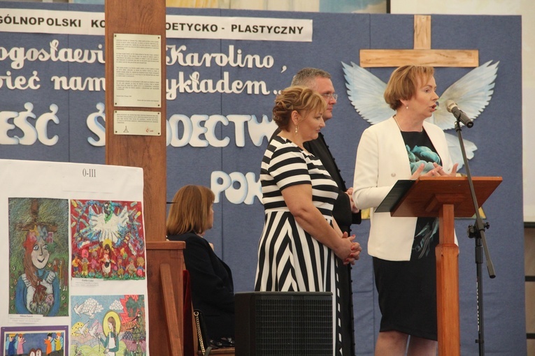 Zabawa. Gala laureatów konkursu "Bł. Karolino, świeć nam przykładem"