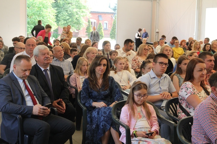 Zabawa. Gala laureatów konkursu "Bł. Karolino, świeć nam przykładem"