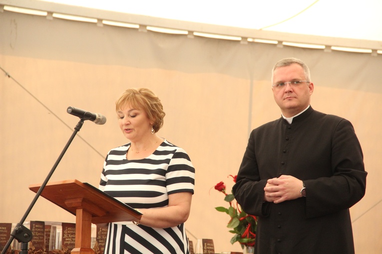 Zabawa. Gala laureatów konkursu "Bł. Karolino, świeć nam przykładem"
