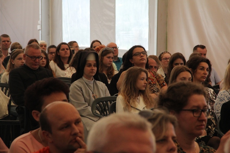 Zabawa. Gala laureatów konkursu "Bł. Karolino, świeć nam przykładem"