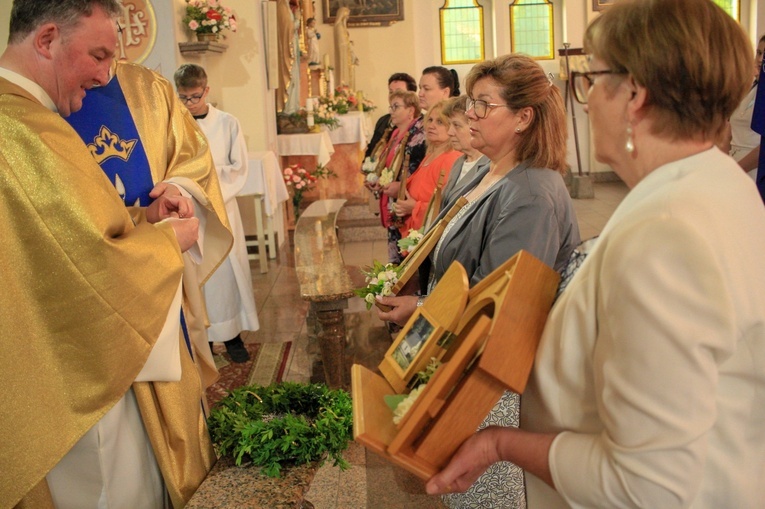 Koronacja kapliczek Pielgrzymującej Matki Bożej w Cisku