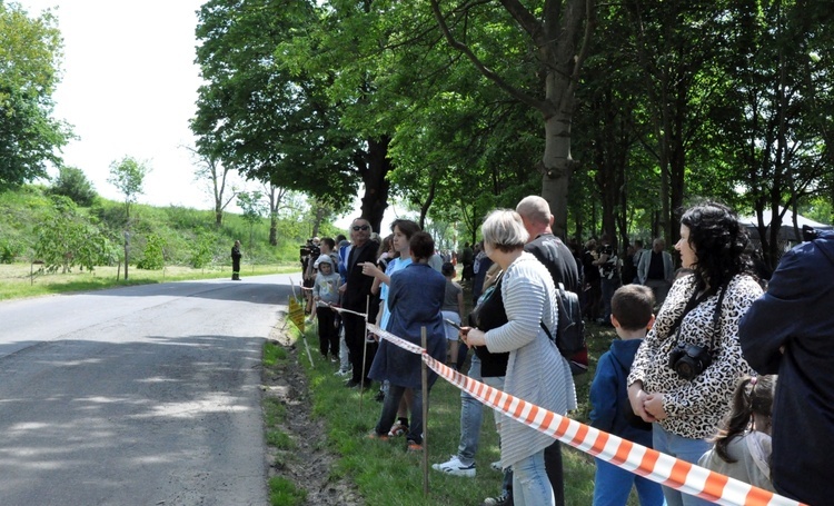 Militarny piknik we Włodzieninie