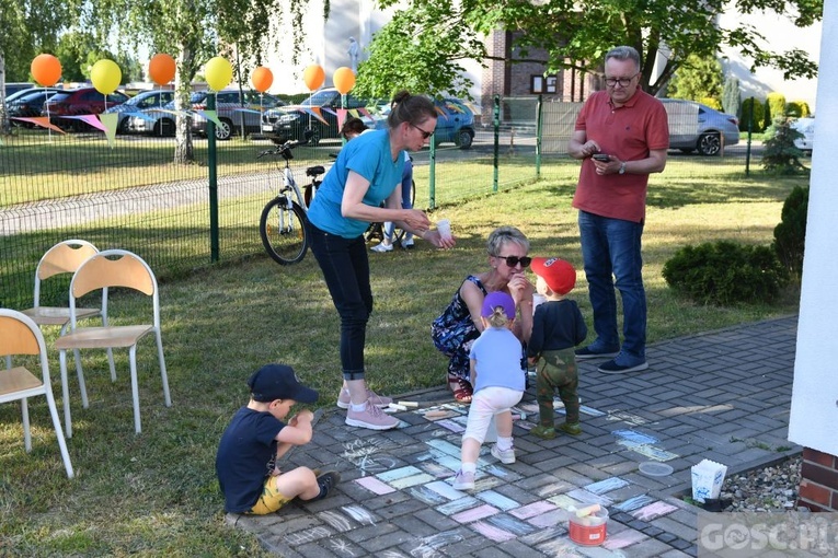 Nowa Sól. Rodzinne świętowanie w Katolickiej Szkole Podstawowej