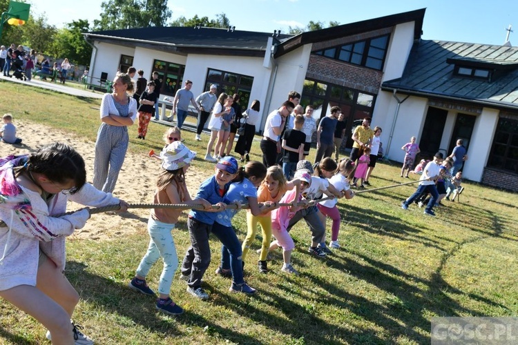 Nowa Sól. Rodzinne świętowanie w Katolickiej Szkole Podstawowej