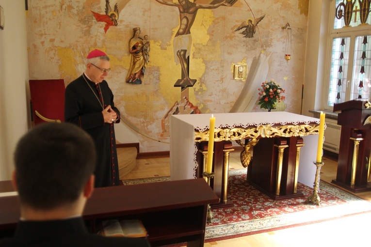 Dekrety dla neoprezbiterów