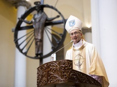 Papież przyjął rezygnację abp. Wiktora Skworca