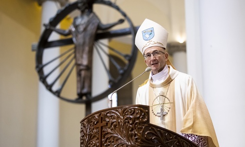Archidiecezja katowicka. Papież przyjął rezygnację abp. Wiktora Skworca, jego miejsce zajął abp Adrain Galbas