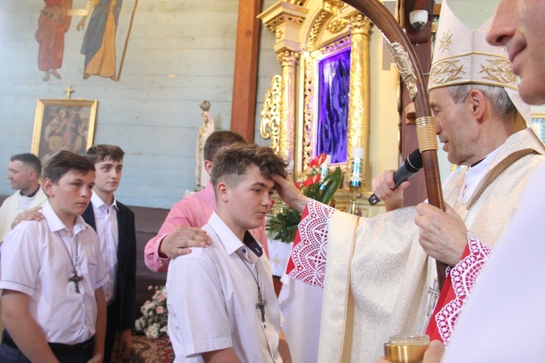 Bierzmowanie w Pogwizdowie