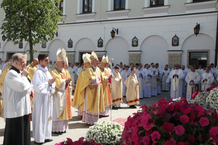 Pielgrzymka kapłanów diecezji tarnowskiej do Tuchowa