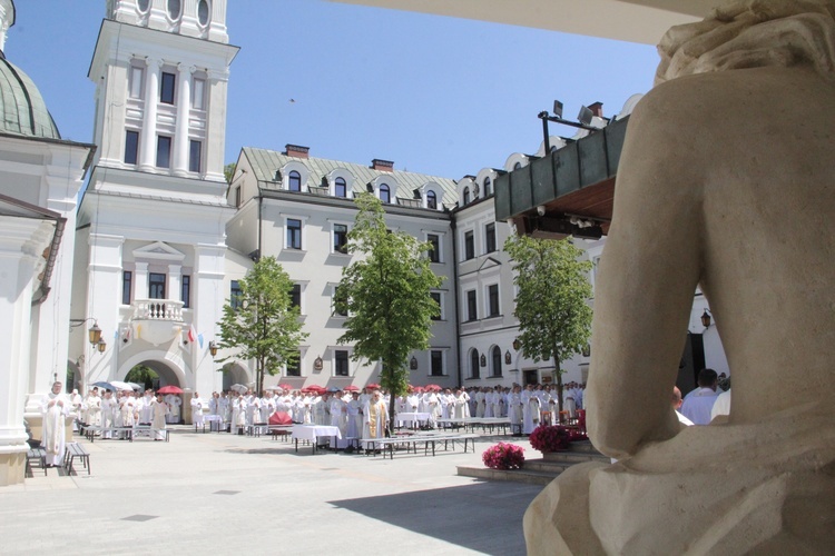 Pielgrzymka kapłanów diecezji tarnowskiej do Tuchowa