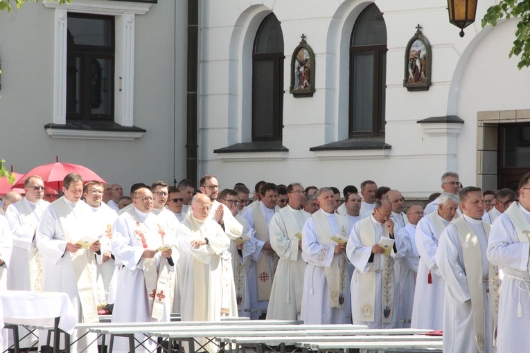 Pielgrzymka kapłanów diecezji tarnowskiej do Tuchowa