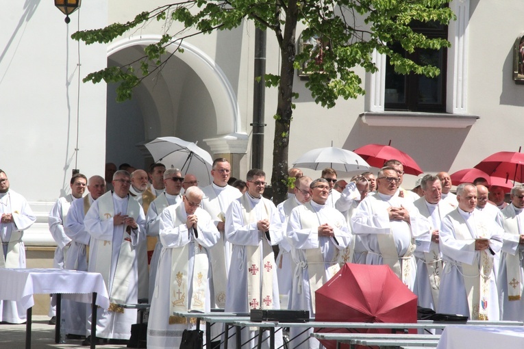 Pielgrzymka kapłanów diecezji tarnowskiej do Tuchowa